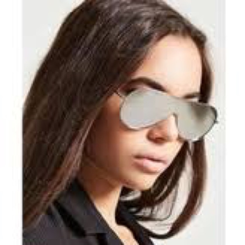 Mirrored aviator sunglasses
